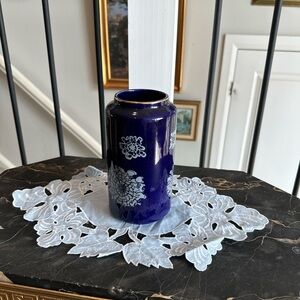 Antique Cobalt Blue Vase Gold Tone Trim White Flowers